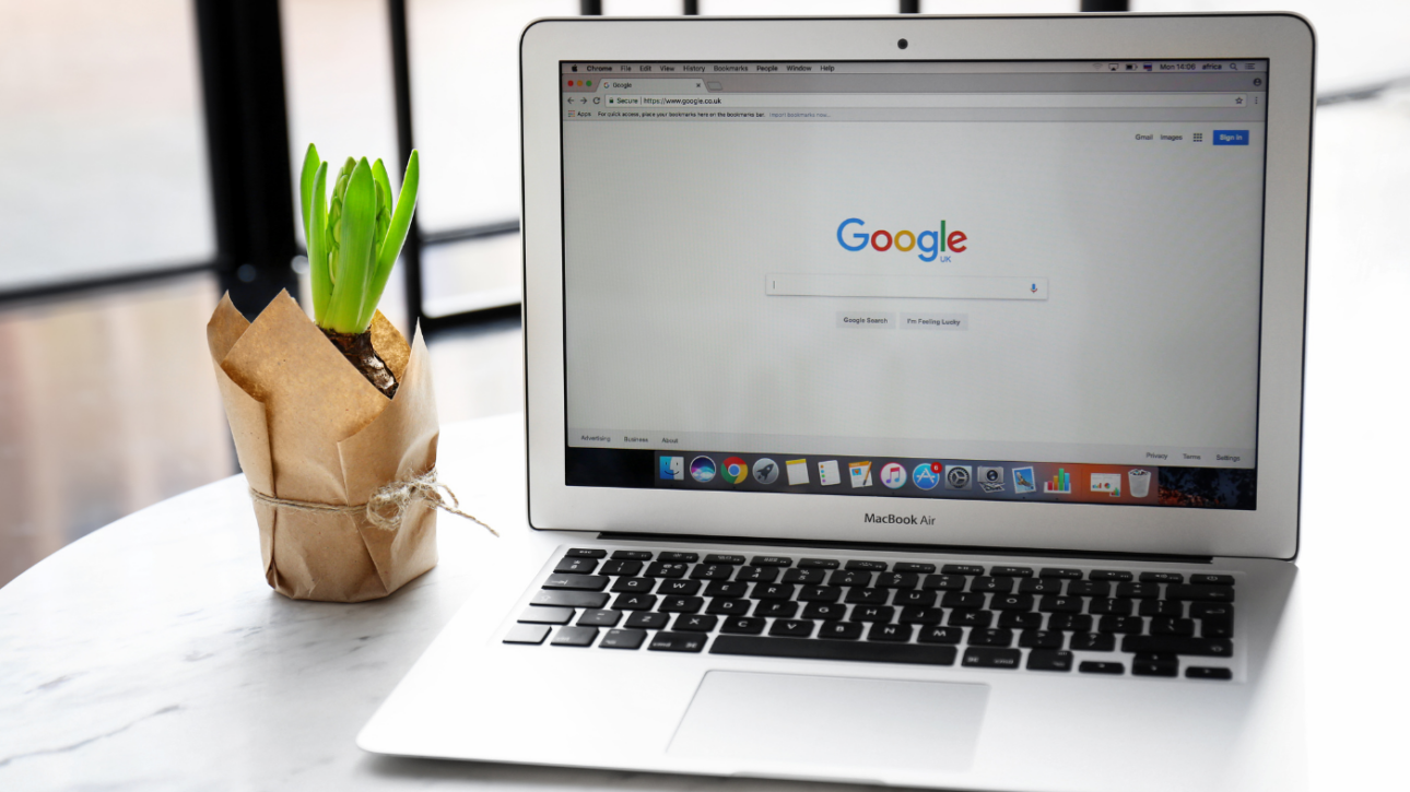 Comment l’IA de Google (RankBrain, BERT, MUM) influence-t-elle le SEO ?